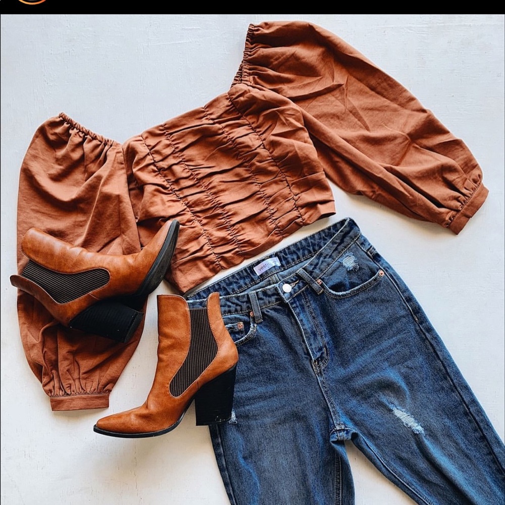Vestique Orange Crop Top